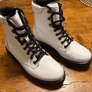 Sorel Lennox Boots size 9 Women's worn twice in great condition